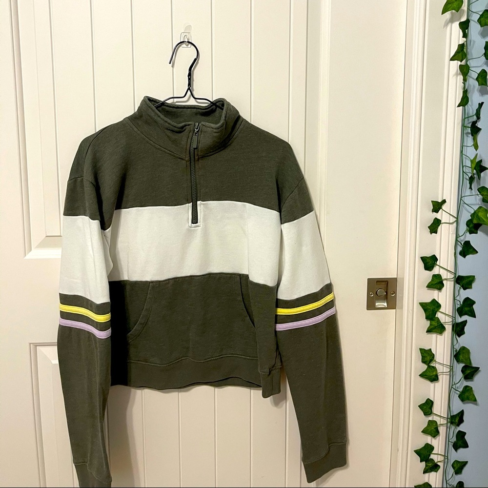 Olive green+white sweatshirt w/ striped sleeves